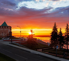 К золотым маковкам храмов