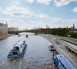 Москва с прогулкой на теплоходе